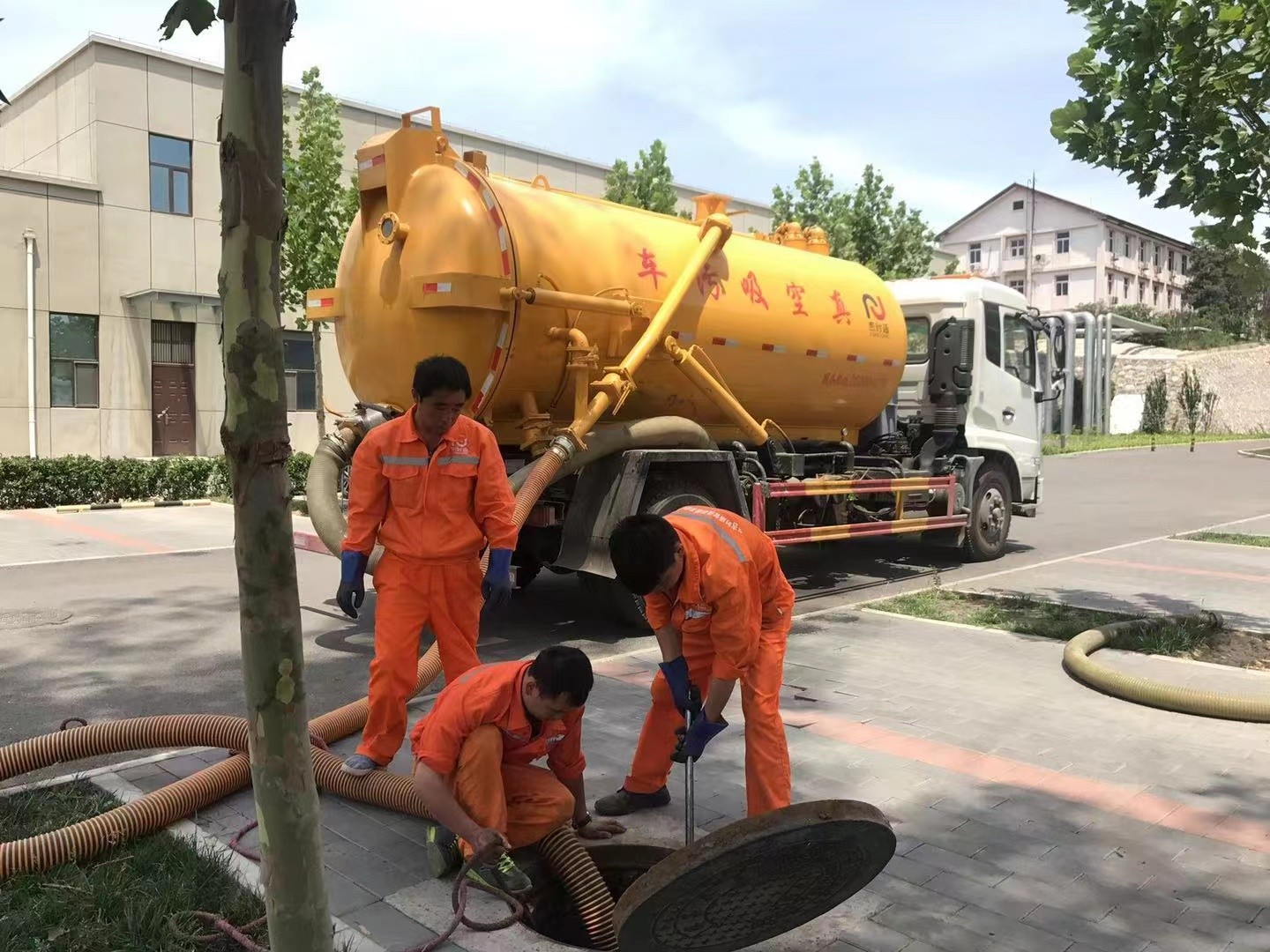 渭南化粪池清理与5-8吨吸粪车施工效率分析